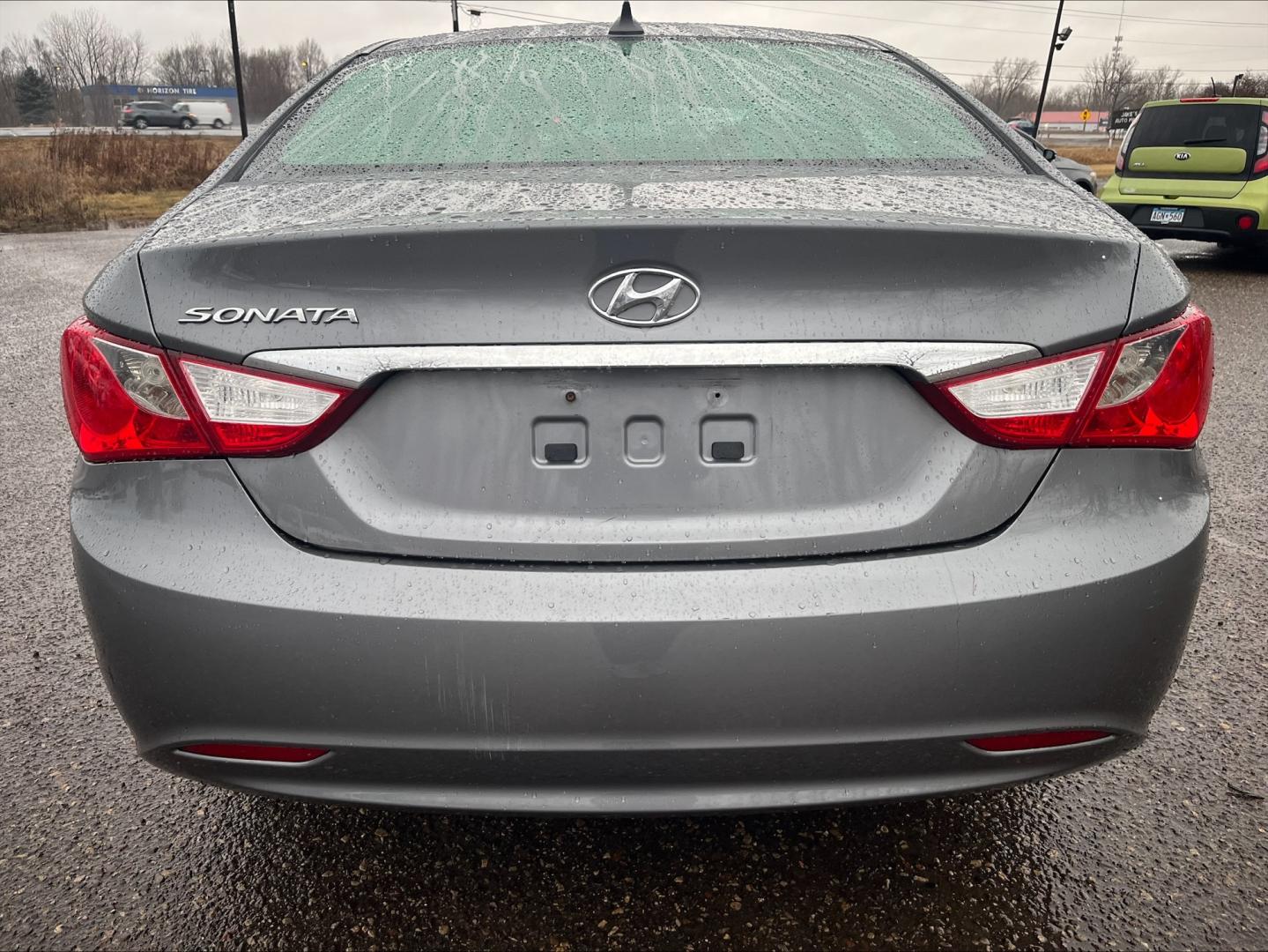 2013 Hyundai Sonata (5NPEB4AC2DH) , located at 17255 hwy 65 NE, Ham Lake, MN, 55304, 0.000000, 0.000000 - Photo#5